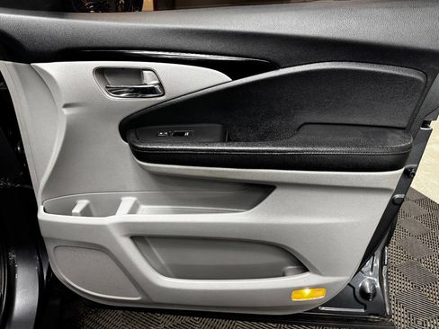 Used 2017 Honda Pilot Touring image 56