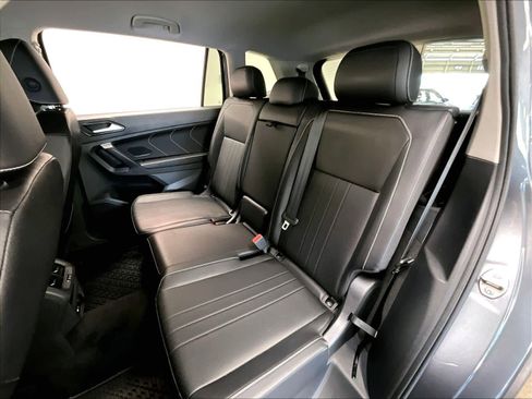 Used 2024 Volkswagen Tiguan SE FWD image 28