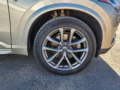 Used 2016 Volvo XC90 T6 Momentum image 8