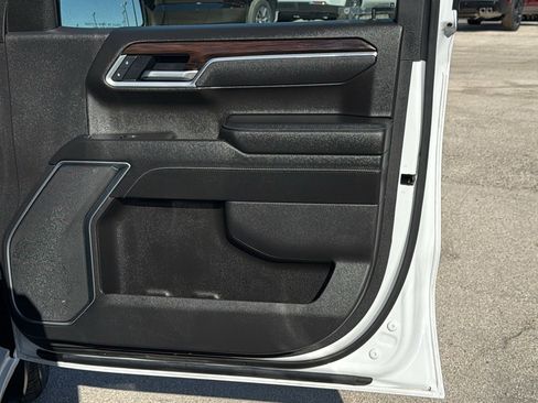 Used 2025 GMC Sierra 1500 SLT image 26