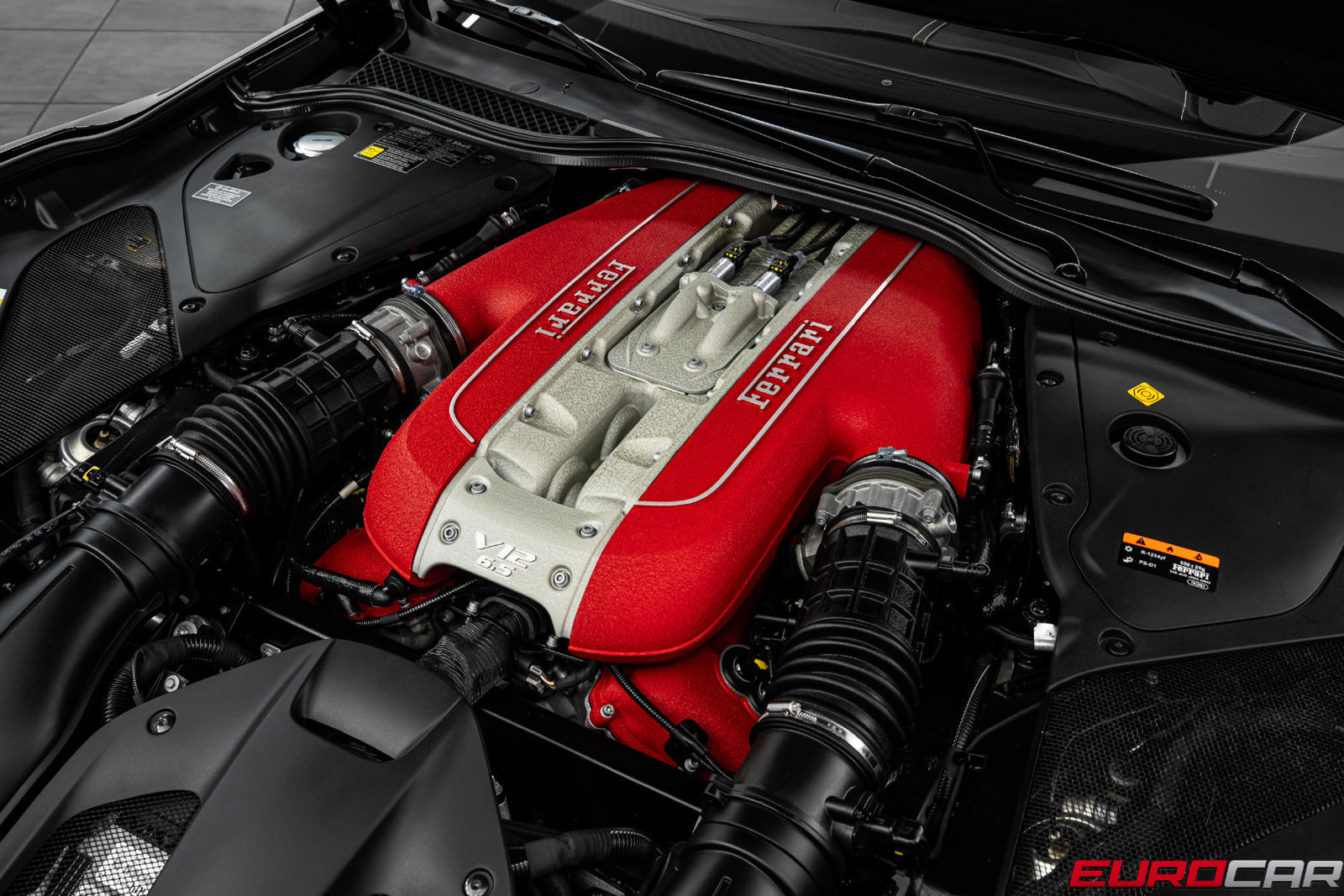 Used 2020 Ferrari 812 Superfast RWD image 10
