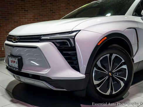 Used 2024 Chevrolet Blazer EV LT AWD/4WD image 3