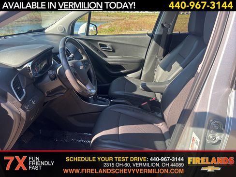 Certified 2022 Chevrolet Trax LT w/ LT Convenience Package image 11