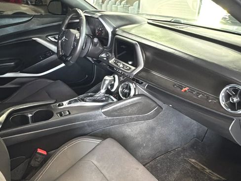 Used 2017 Chevrolet Camaro SS RWD image 9