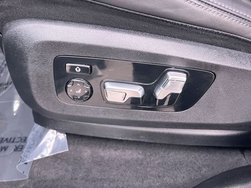 Used 2024 BMW X7 xDrive40i image 13