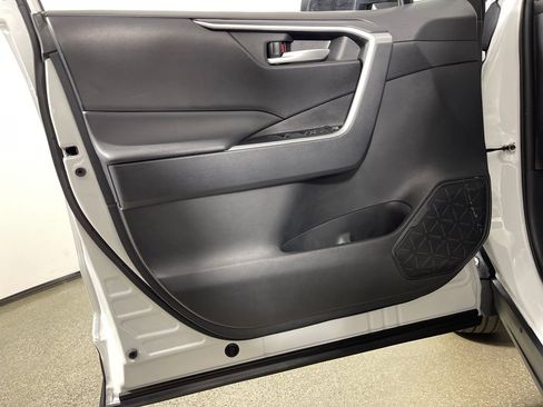 Certified 2025 Toyota RAV4 XLE AWD/4WD image 17
