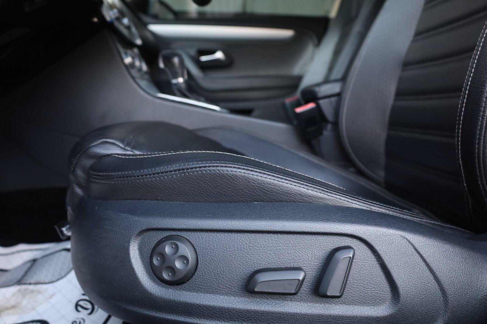 Used 2014 Volkswagen CC R-Line FWD image 19