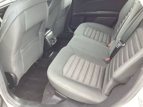 Used 2019 Ford Fusion SE FWD image 20