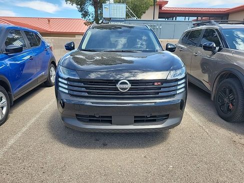 Used 2025 Nissan Kicks SR image 1