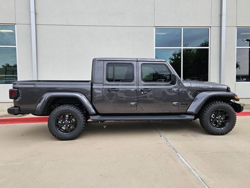 New 2026 Jeep Gladiator Sport AWD/4WD image 2
