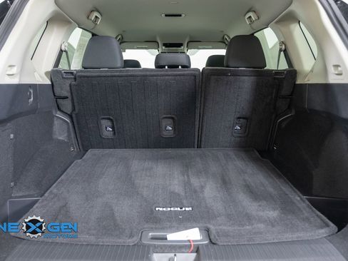 Used 2022 Nissan Rogue SV FWD image 30