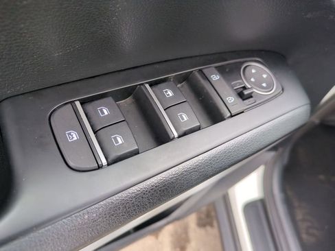 Used 2025 Kia Soul LX w/ LX Technology Package FWD image 20