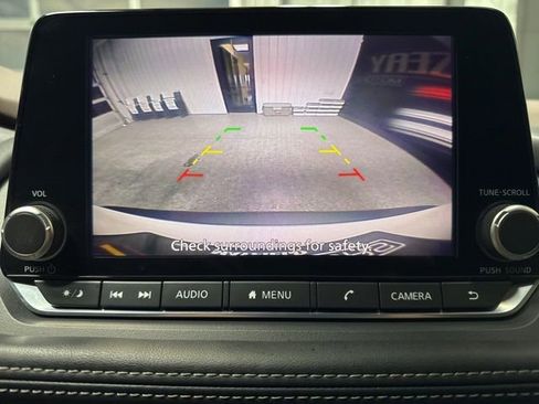 Used 2022 Nissan Rogue SV AWD/4WD image 12