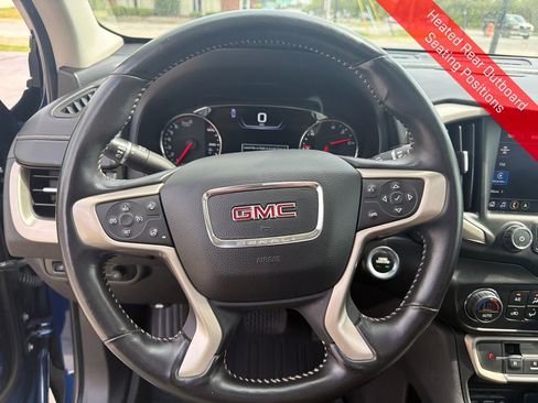 Used 2022 GMC Terrain Denali w/ Denali Premium Package AWD/4WD image 17