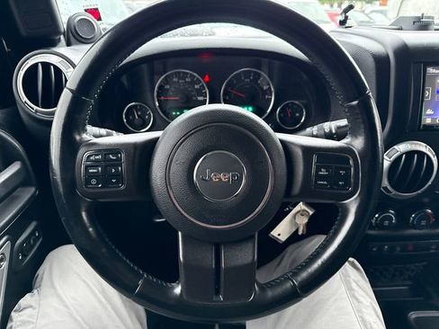 Used 2012 Jeep Wrangler Unlimited Sahara w/ Connectivity Group image 18