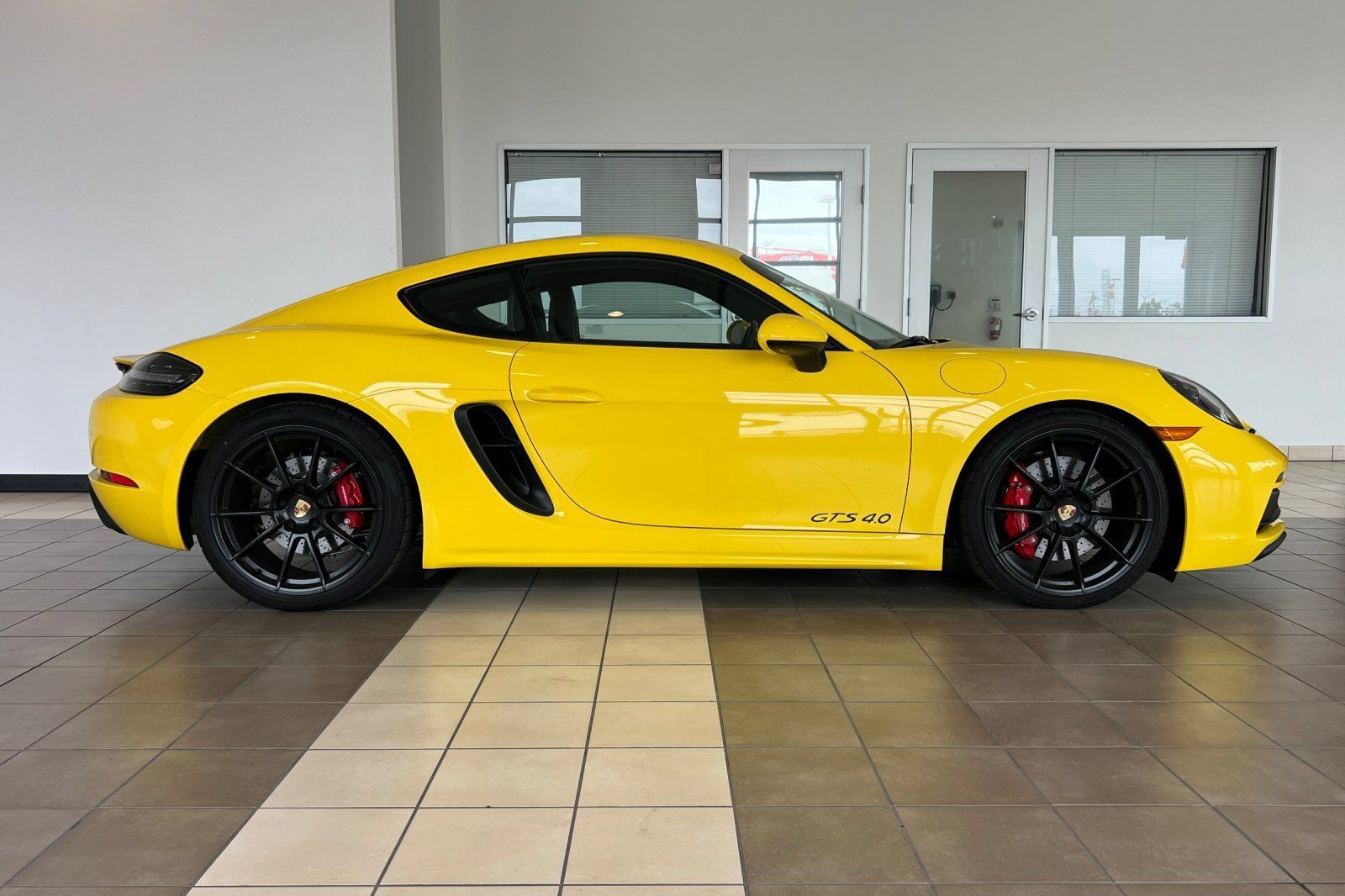 Used 2025 Porsche 718 Cayman GTS RWD image 3