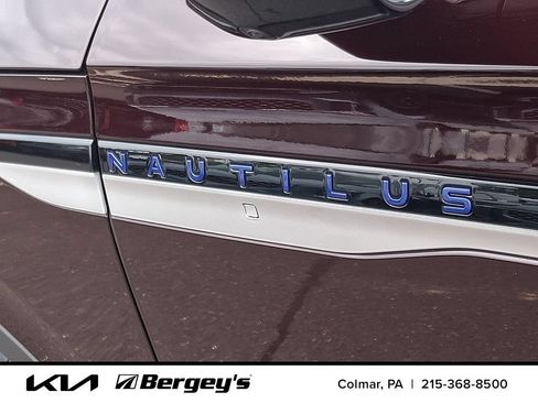 Used 2024 Lincoln Nautilus Premier AWD/4WD image 33
