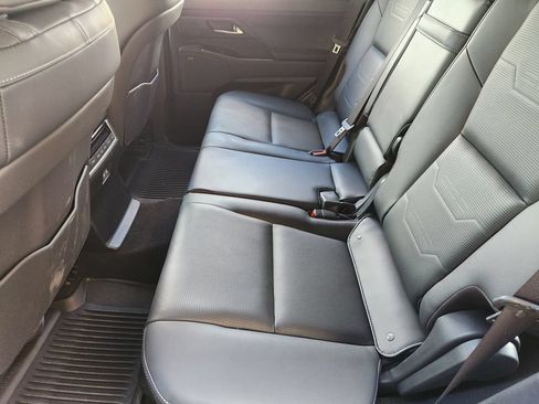 Used 2025 Lexus GX 550 w/ Accessory Package (2T) AWD/4WD image 32