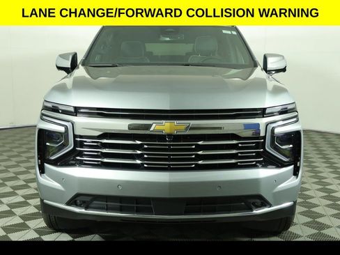New 2026 Chevrolet Suburban Premier image 8