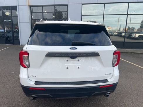 Used 2021 Ford Explorer XLT w/ Equipment Group 202A image 6
