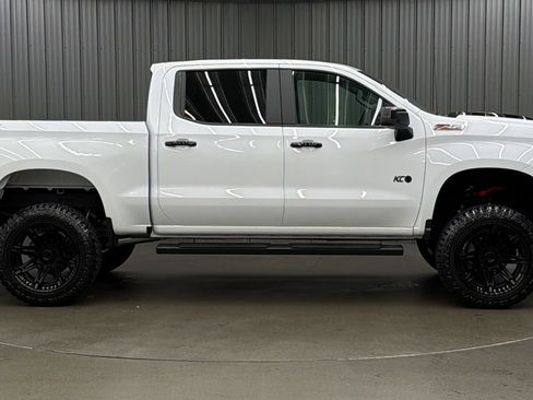 Used 2025 Chevrolet Silverado 1500 LT Trail Boss w/ Convenience Package II AWD/4WD image 6
