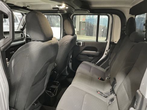 Certified 2023 Jeep Gladiator Overland image 14