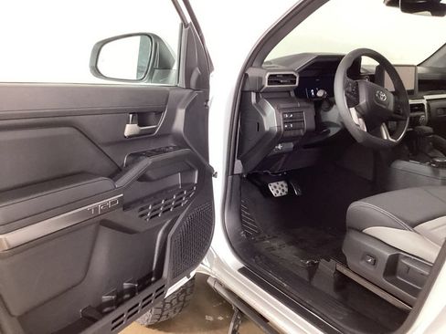 Used 2026 Toyota Tacoma TRD Sport AWD/4WD image 10