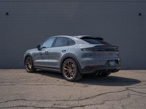 New 2026 Porsche Cayenne GTS AWD/4WD image 3