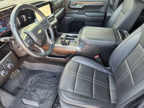 Used 2024 Chevrolet Silverado 1500 High Country w/ High Country Premium Package AWD/4WD image 4
