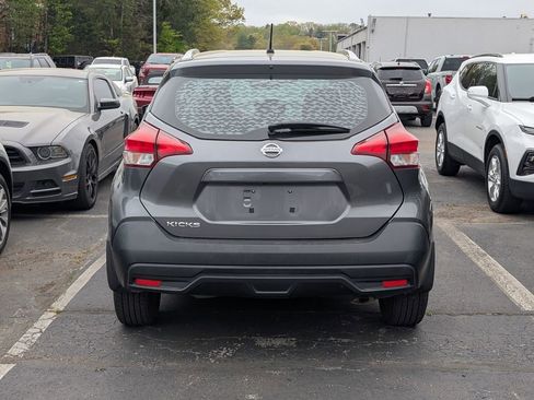 Used 2019 Nissan Kicks S image 6