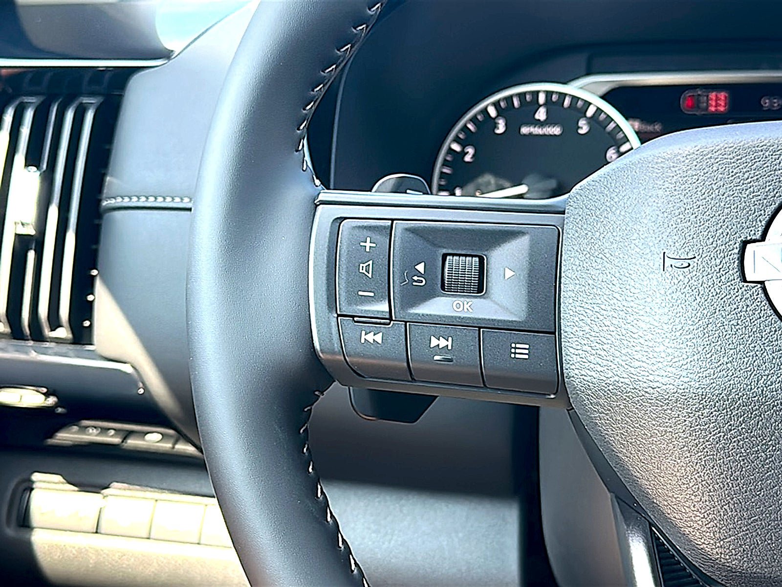 New 2026 Nissan Pathfinder SV FWD image 20