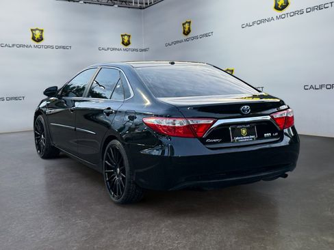 Used 2017 Toyota Camry LE image 3