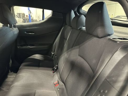 Used 2018 Toyota C-HR XLE FWD image 30