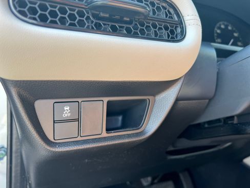 Used 2024 Honda HR-V LX image 31