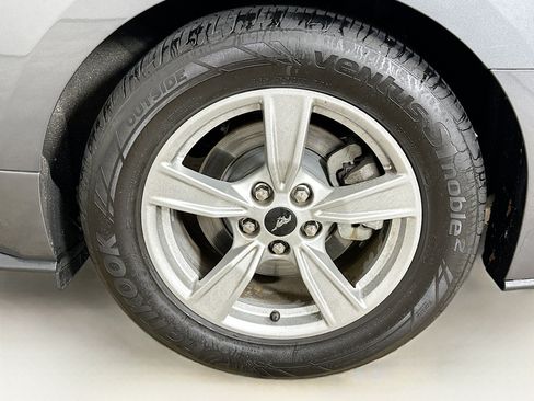 Used 2021 Ford Mustang Coupe image 11