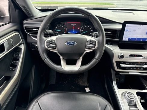 Used 2020 Ford Explorer XLT w/ Equipment Group 202A AWD/4WD image 20