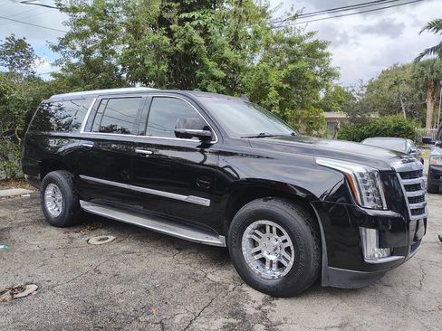 Used 2016 Cadillac Escalade ESV 2WD image 9