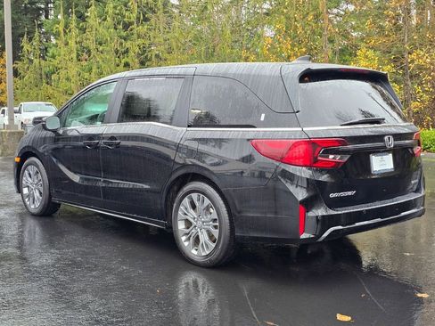 Certified 2026 Honda Odyssey Touring image 27
