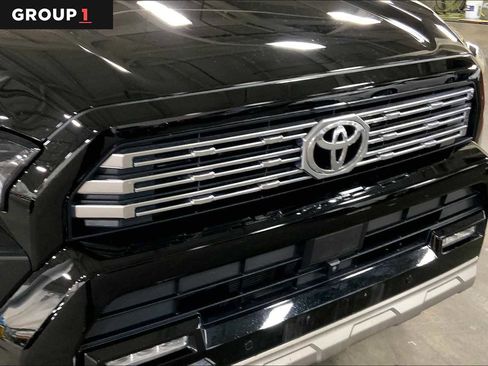 Used 2025 Toyota 4Runner Limited AWD/4WD image 30