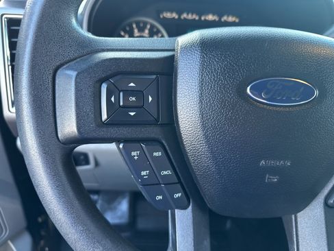 Used 2015 Ford F150 XLT image 11