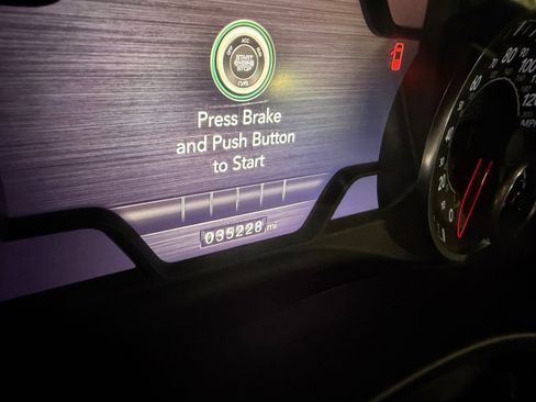 Used 2022 RAM 1500 Laramie w/ Sport Appearance Package image 9