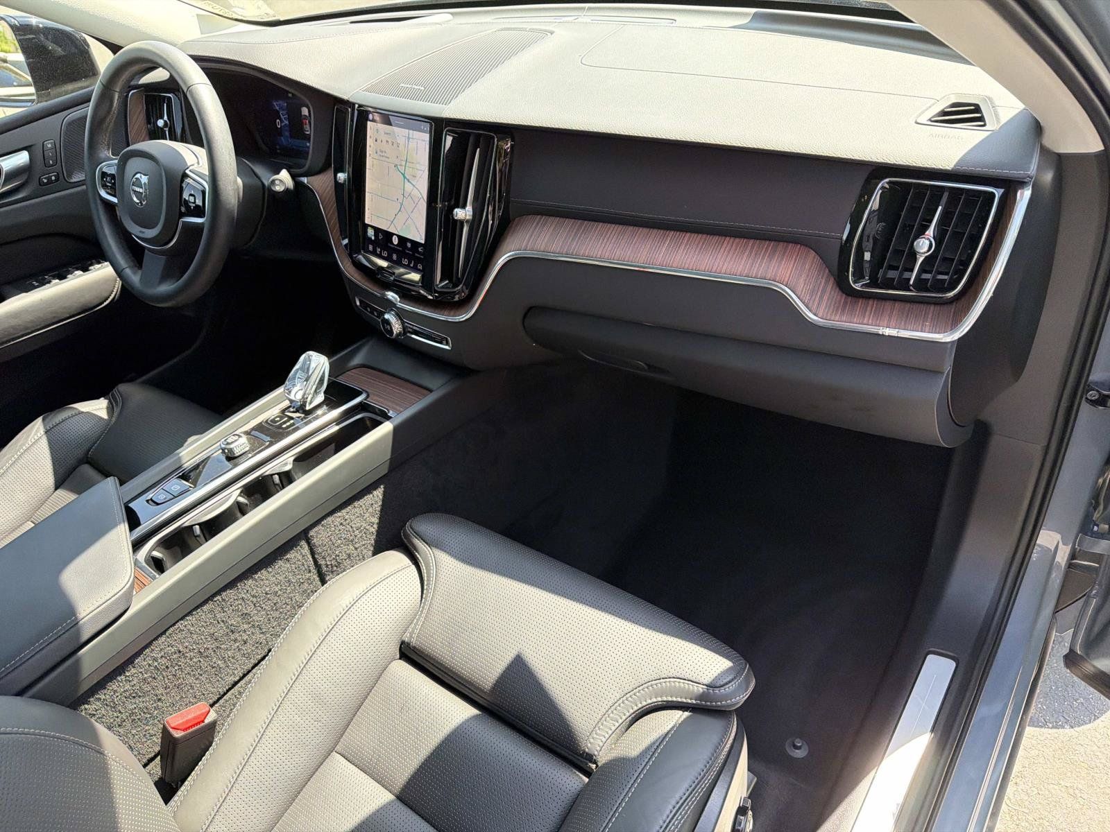 Certified 2023 Volvo XC60 T8 Ultimate w/ Protection Package Premier AWD/4WD image 26