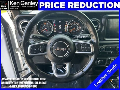 Used 2019 Jeep Wrangler Unlimited Sahara AWD/4WD image 13