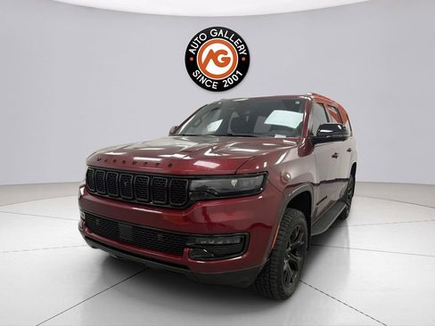 Used 2023 Jeep Wagoneer Series II w/ Convenience Group I AWD/4WD image 7