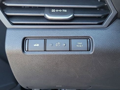 Used 2023 Nissan Altima 2.5 SR w/ SR Premium Package image 26