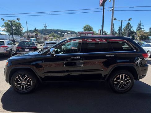 Used 2018 Jeep Grand Cherokee Limited AWD/4WD image 9