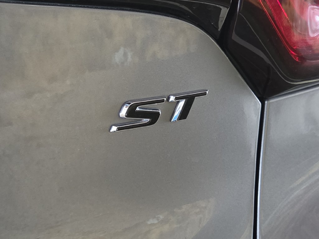 Used 2024 Buick Encore GX Sport Touring AWD/4WD image 12