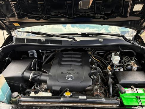 Used 2011 Toyota Tundra 4x4 Double Cab image 34