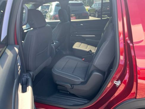 Used 2025 Chevrolet Traverse LT w/ Midnight/Sport Edition FWD image 47