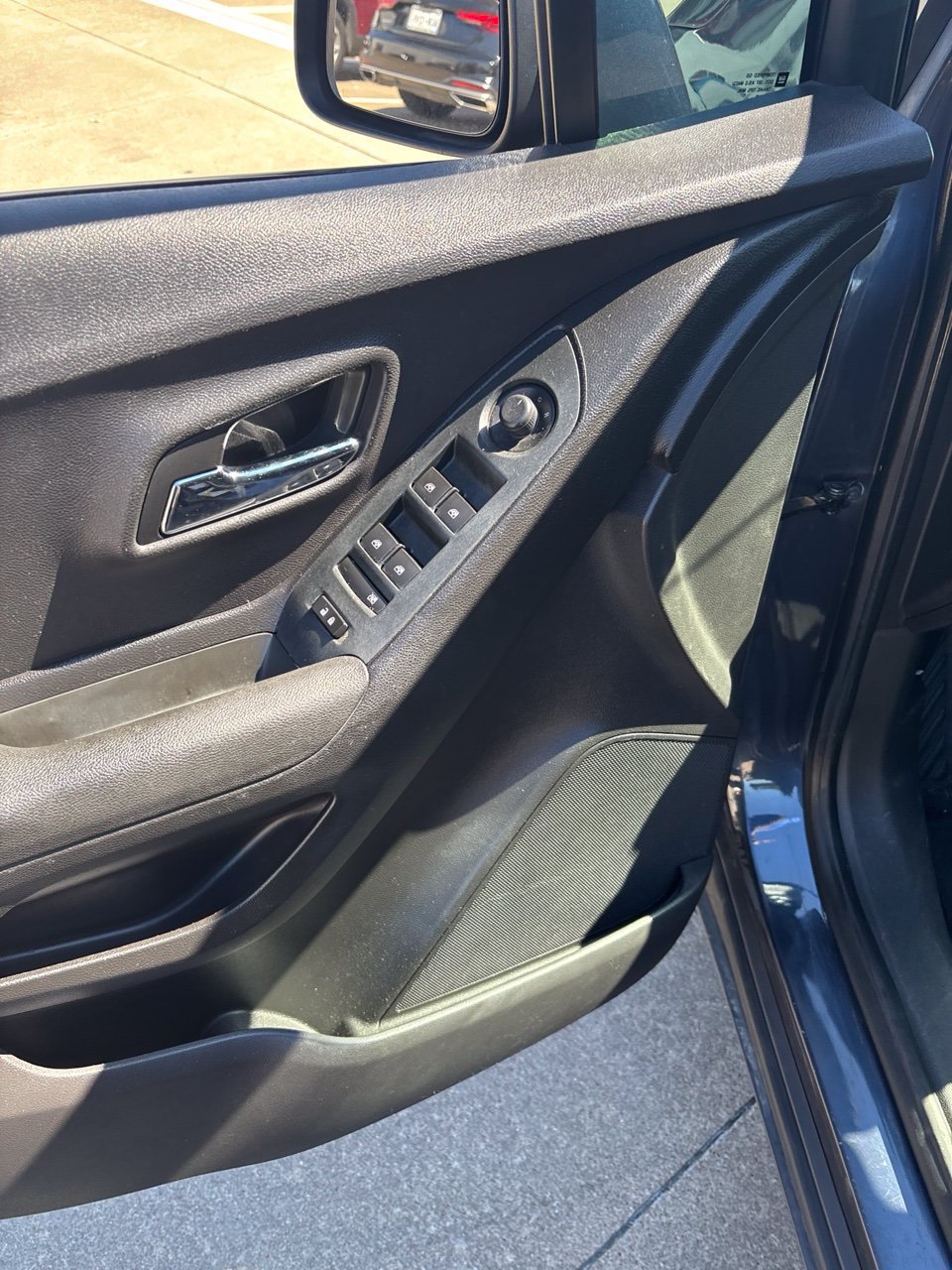 Used 2019 Chevrolet Trax LS FWD image 6
